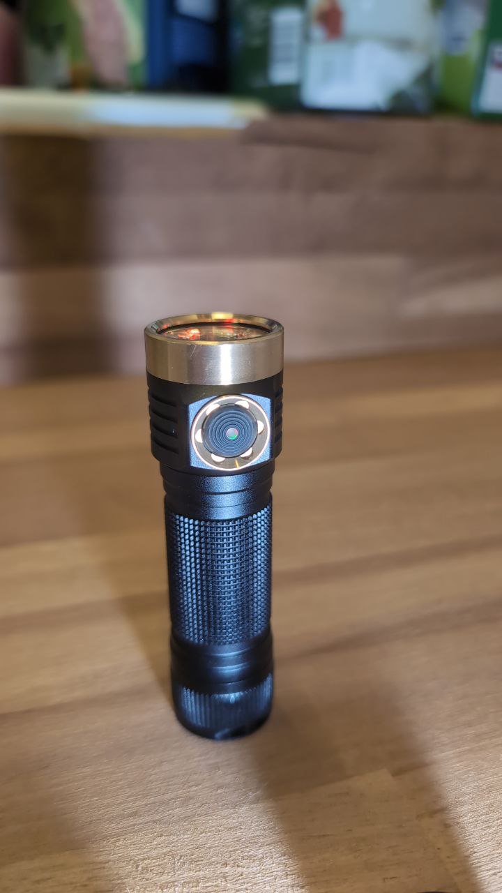 Emisar D4V2 Black / Brass High Power LED Flashlight 519a 5000k domed
