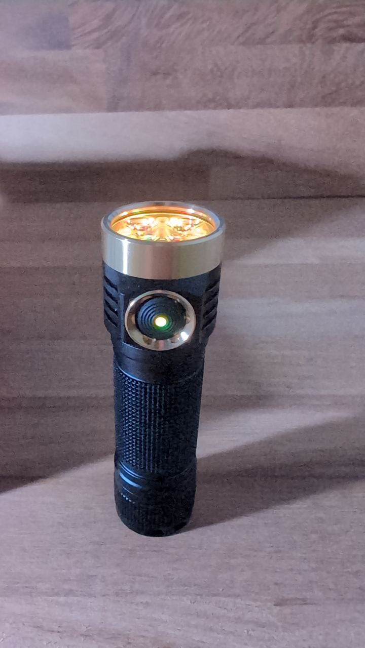 Emisar D4V2 Black / Brass High Power LED Flashlight 519a 5000k domed
